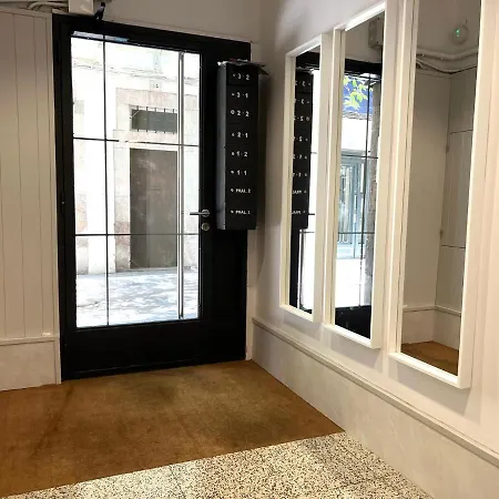 Click&flat Rizal شقة برشلونة